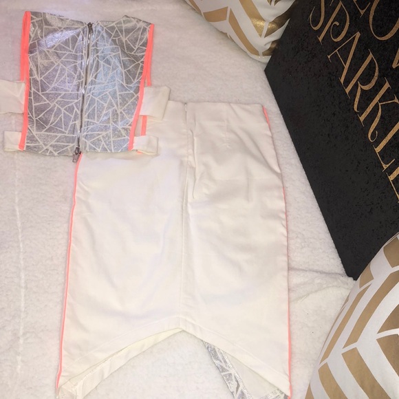 *Crop top and skirt set* - Picture 2 of 3